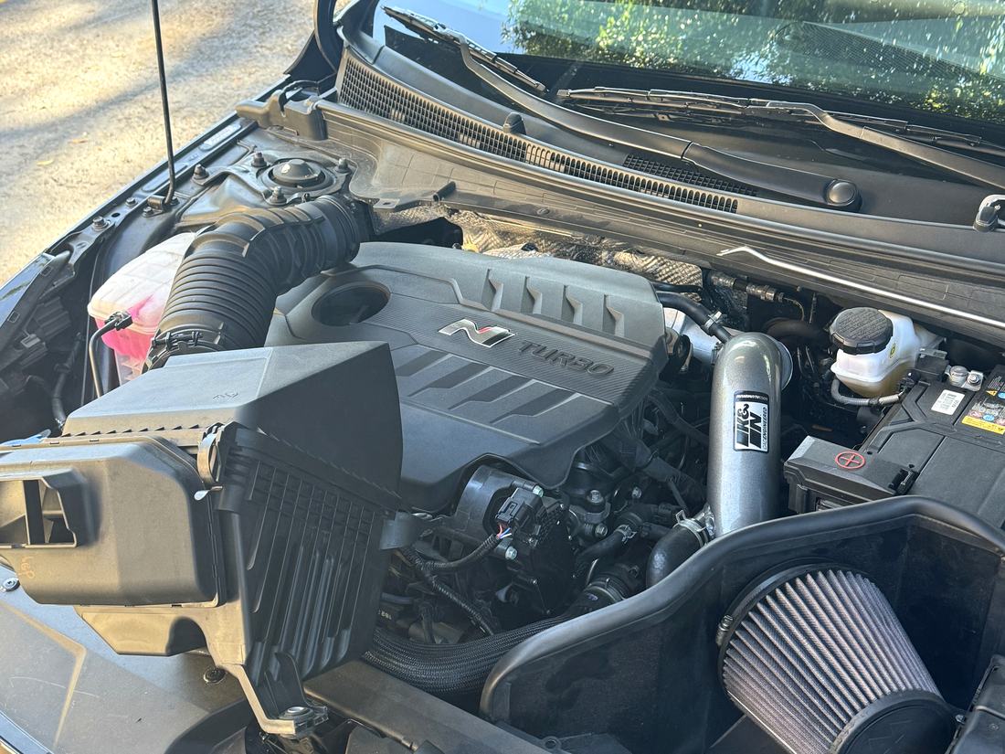 Under-hood battery and charging system inspection in daylight